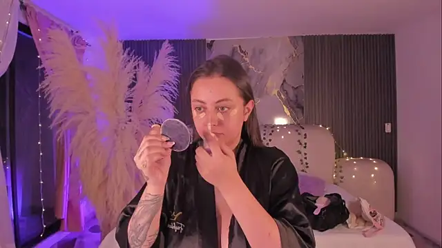 SarahCastro1  online show from March 26, 5:50 am