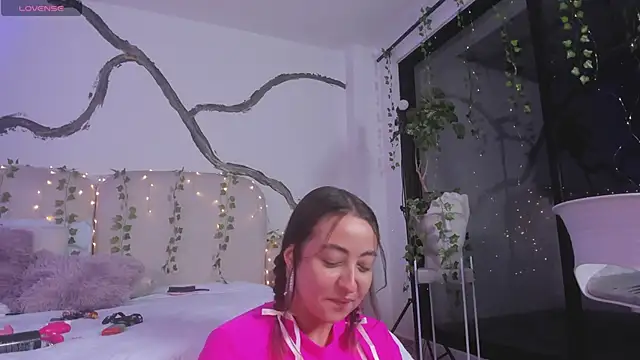 SarahCastro1  online show from October 9, 3:29 am