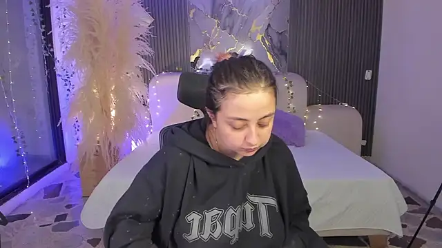 SarahCastro1  online show from March 7, 4:19 am