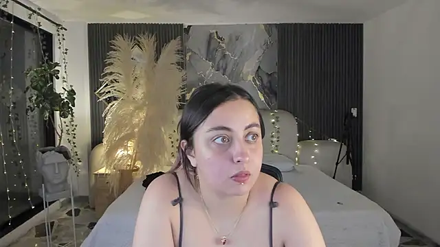 SarahCastro1  online show from March 6, 3:56 am