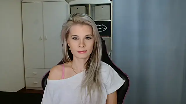 KristineGlow online show from March 26, 7:17 am