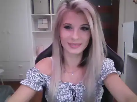 Snapshot of KristineGlow chatting on October 2, 2:20 pm KristineGlow online show from October 2, 2:20 pm