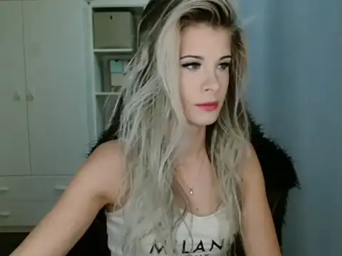 KristineGlow online show from December 1, 8:04 am