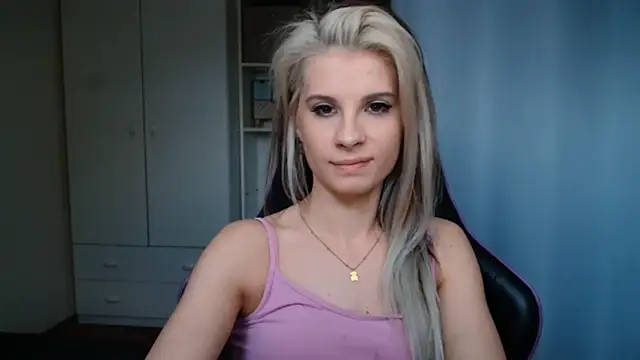 KristineGlow online show from June 4, 6:23 pm
