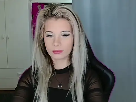 KristineGlow online show from October 30, 7:17 am