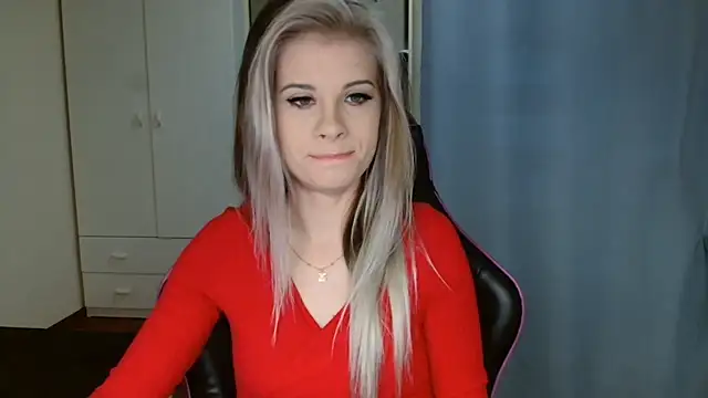 KristineGlow online show from March 22, 7:10 am