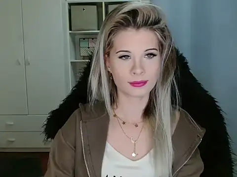 KristineGlow online show from November 5, 7:11 am