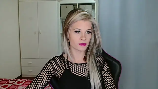 KristineGlow online show from February 6, 7:15 am