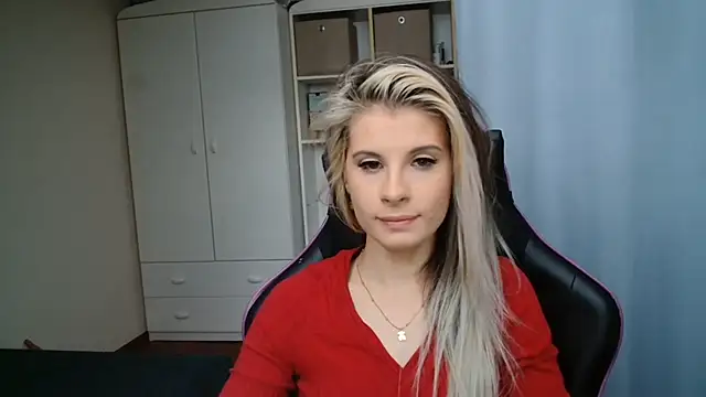 KristineGlow online show from May 7, 6:28 am