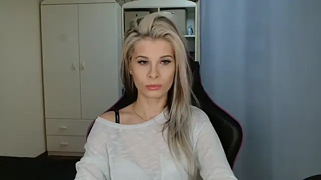 KristineGlow online show from April 17, 6:16 am