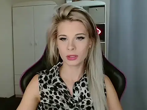 KristineGlow online show from October 24, 6:12 am