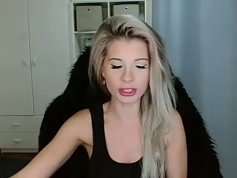 KristineGlow online show from November 10, 8:19 am