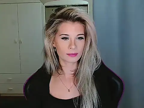 KristineGlow online show from November 27, 7:42 am