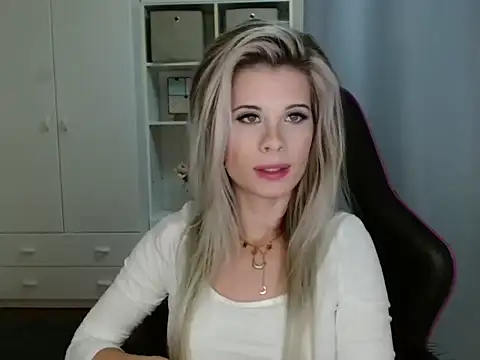 KristineGlow online show from November 6, 7:29 pm