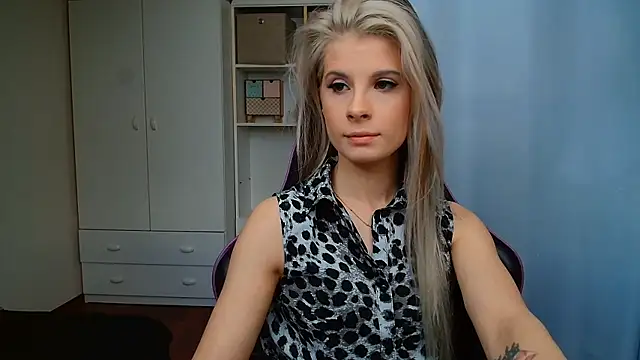 KristineGlow online show from June 1, 6:13 am