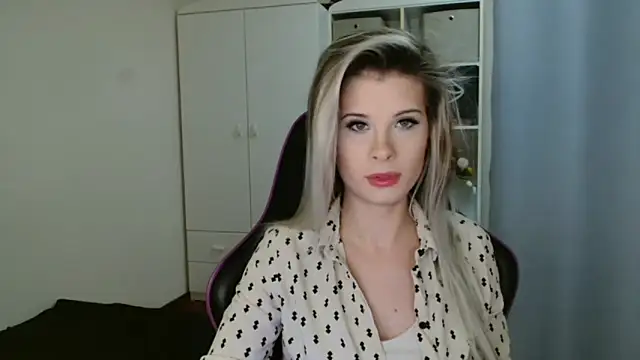 KristineGlow online show from January 8, 7:25 am