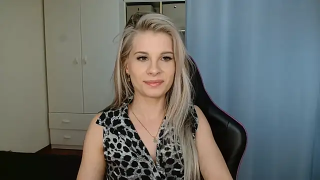 KristineGlow online show from June 1, 6:18 pm