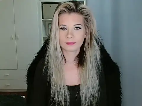 KristineGlow online show from November 11, 7:03 am