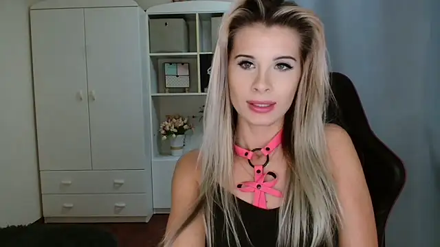 KristineGlow online show from November 28, 7:25 pm