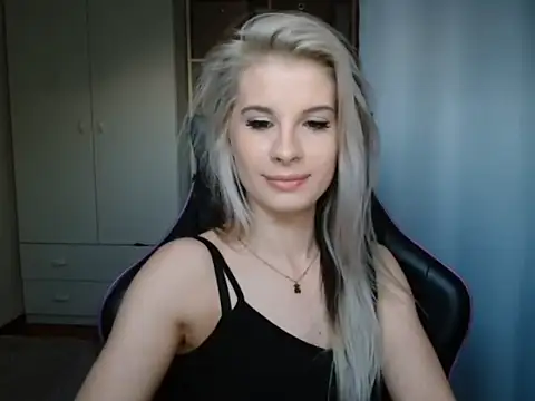 KristineGlow online show from May 25, 6:28 pm