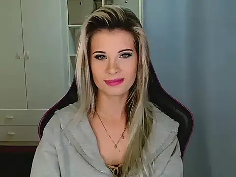 KristineGlow online show from December 18, 7:13 am