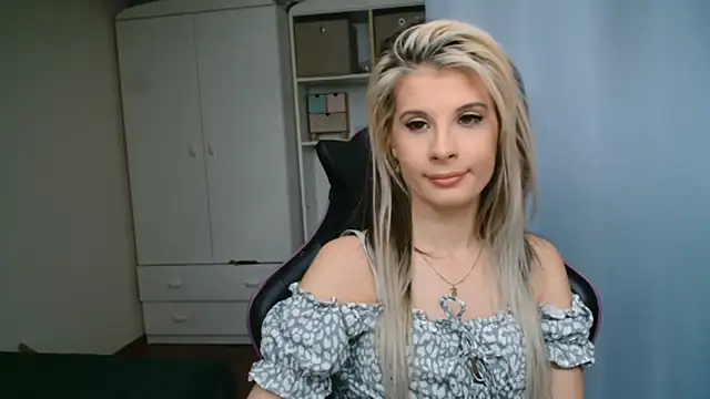 KristineGlow online show from May 8, 6:17 am