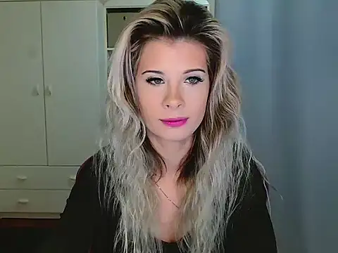 KristineGlow online show from December 15, 7:14 am