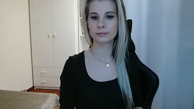 KristineGlow online show from May 20, 6:27 pm