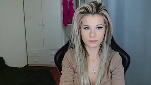 KristineGlow online show from October 29, 3:11 pm