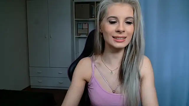KristineGlow online show from June 2, 6:24 am
