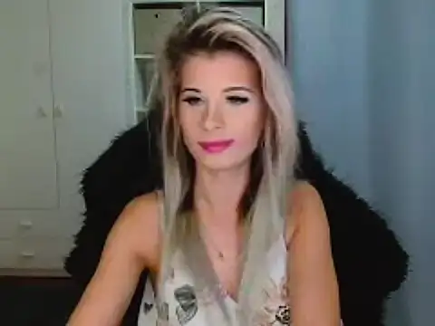 KristineGlow online show from December 2, 7:21 am