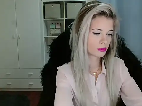 KristineGlow online show from November 7, 7:35 am