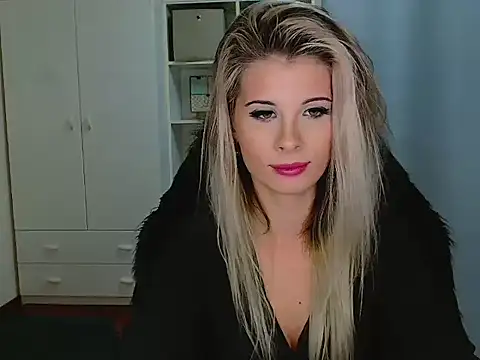 KristineGlow online show from November 14, 4:10 pm