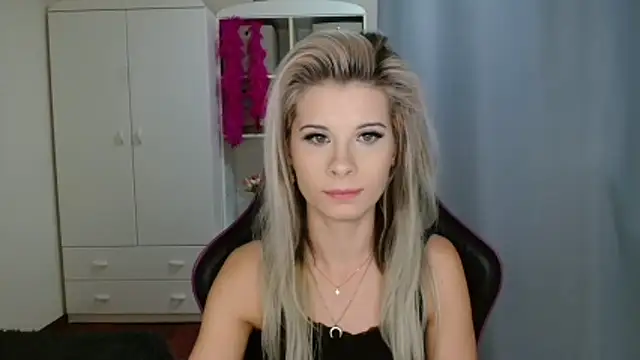 KristineGlow online show from October 28, 3:55 pm