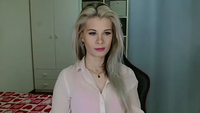 KristineGlow online show from February 10, 7:18 am