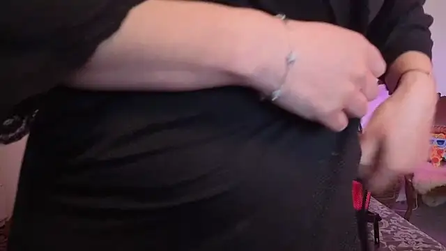 SilkenSin online show from April 14, 6:40 am