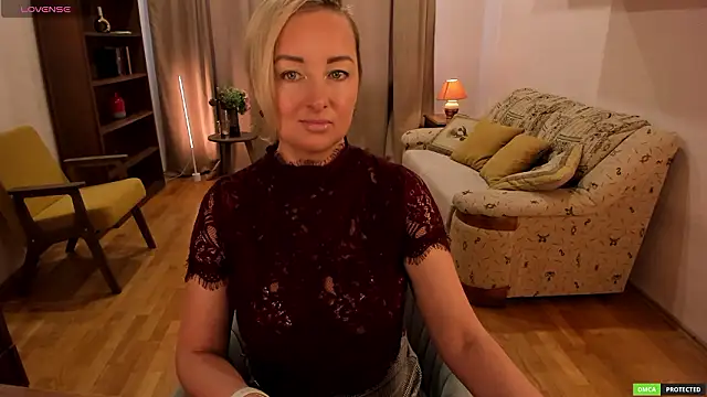 sexmom8 online show from March 11, 10:31 am