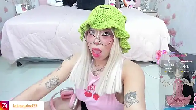 Snapshot of SafiroAgataaa chatting on July 17, 2:53 am SafiroAgataaa online show from July 17, 2:53 am
