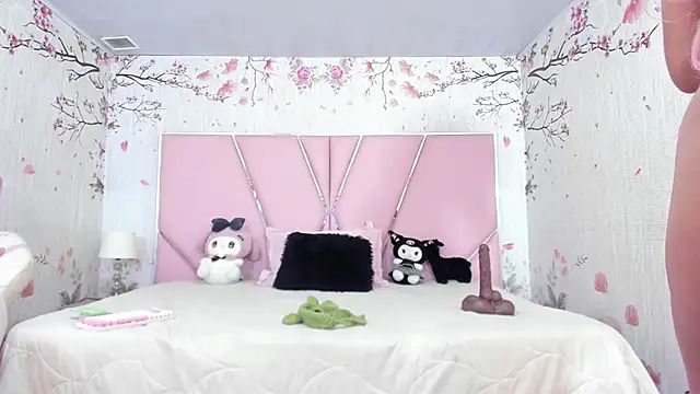 SafiroAgataaa online show from March 28, 2:45 am