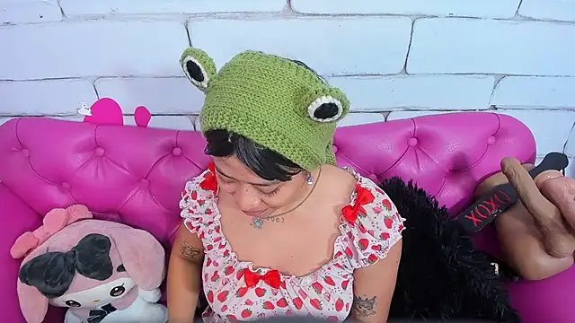 SafiroAgataaa online show from November 9, 2:48 am