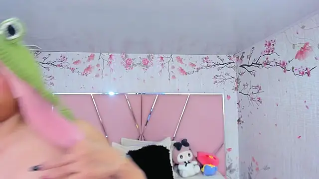 SafiroAgataaa online show from February 5, 5:03 am