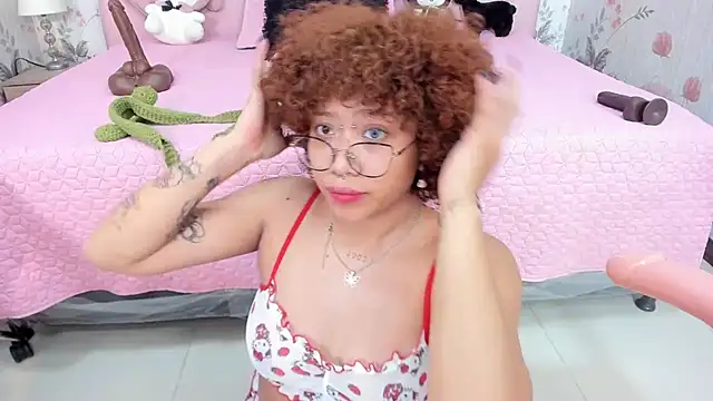 SafiroAgataaa online show from March 4, 1:46 am