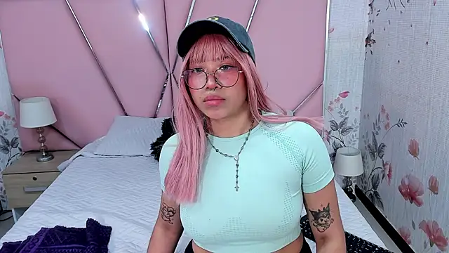 SafiroAgataaa online show from September 22, 9:43 pm
