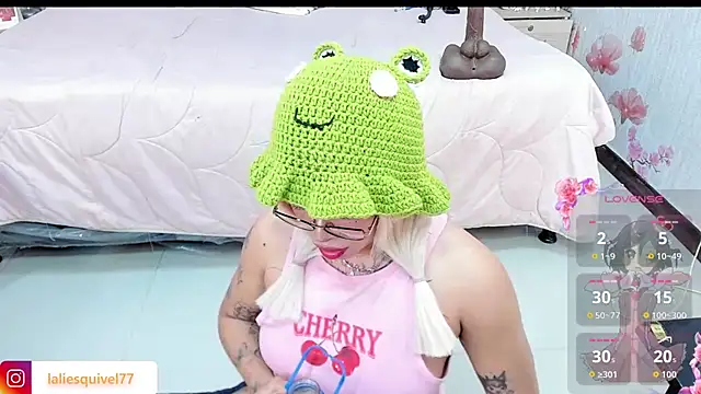 Snapshot of SafiroAgataaa chatting on July 12, 5:19 am SafiroAgataaa online show from July 12, 5:19 am