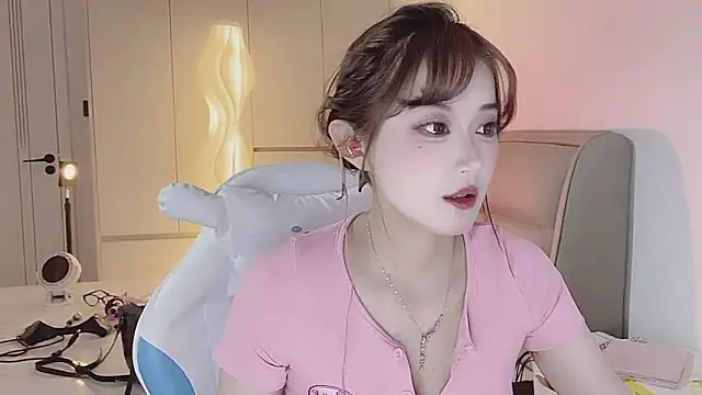 Snapshot of Naiyi-babe chatting on February 28, 1:11 pm Naiyi-babe online show from February 28, 1:11 pm