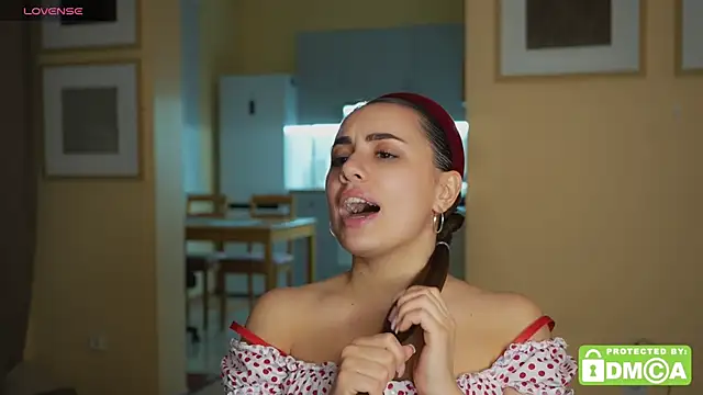 Snapshot of KateCarrey chatting on October 28, 8:41 pm KateCarrey online show from October 28, 8:41 pm