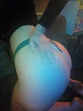 KissMeKylie online show from April 19, 2:56 am