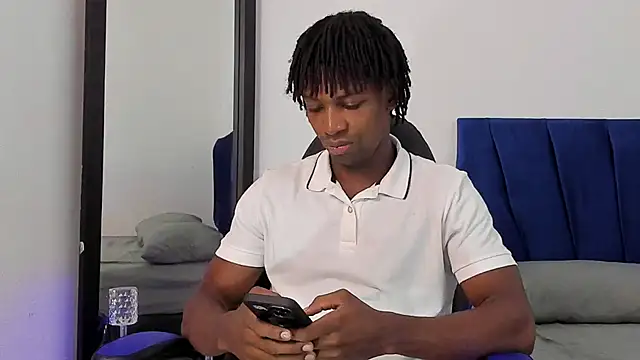 Snapshot of tau_montes chatting on October 1, 2:10 pm tau montes online show from October 1, 2:10 pm
