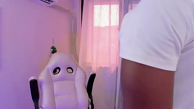 tau montes online show from November 20, 2:29 pm