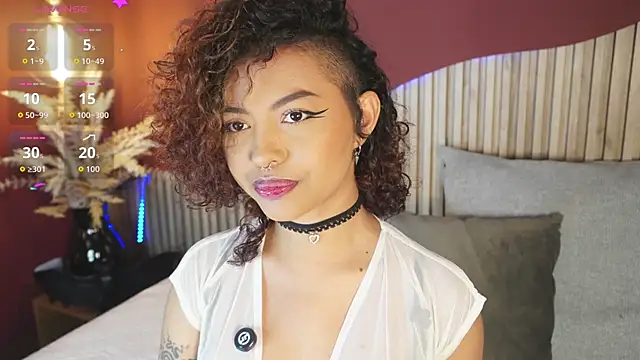 Nina Kinky online show from October 1, 2:10 pm